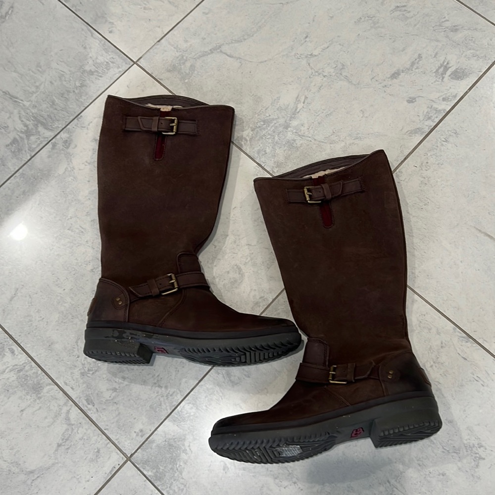 Ugg suede boots with fur lining brown tan size 8